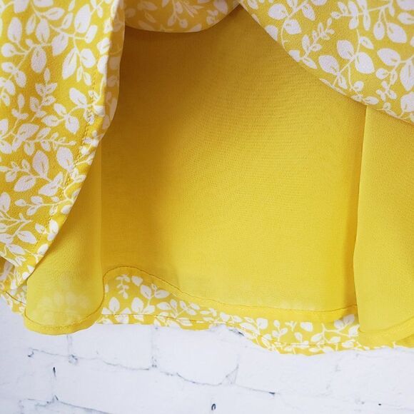 LOFT Vine Strappy Cami Size XS Yellow V-Neck Lined Tank Flowy Summer Coastal - Picture 8 of 11